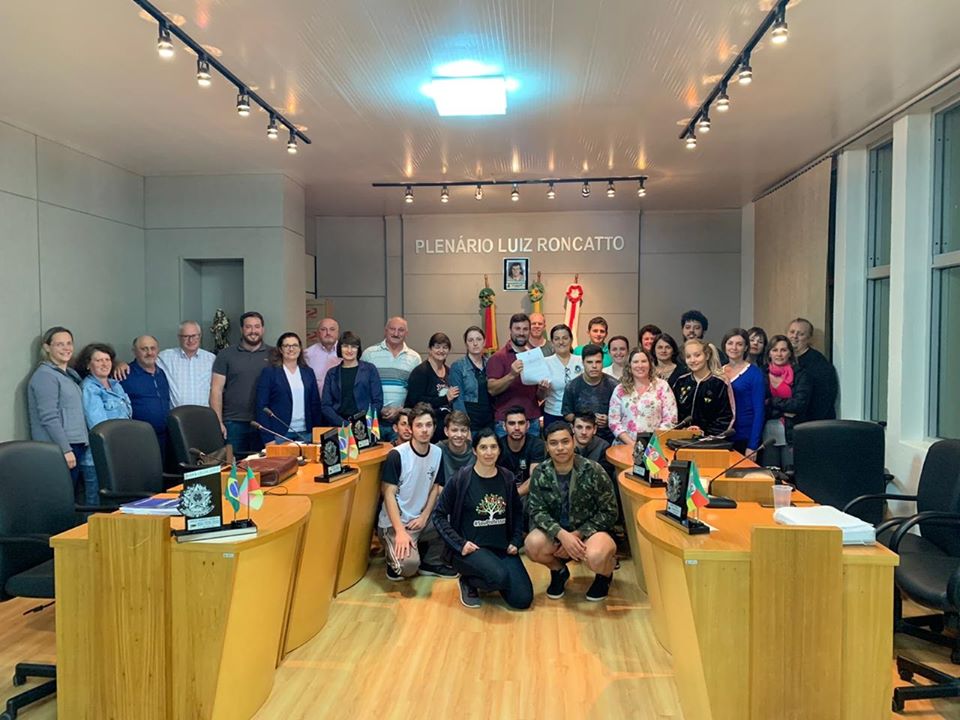 CÂMARA APROVA EM SESSÃO EXTRAORDINÁRIA MOÇÃO DE PROTESTO